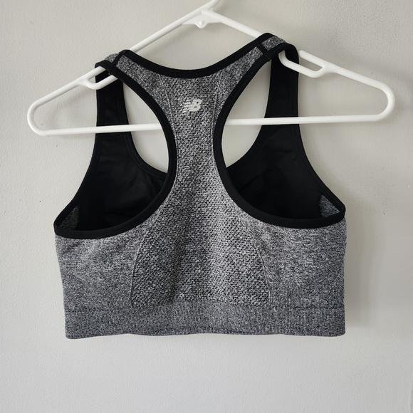 New Balance sports compression bra size L *missing the insert cups* - Picture 2 of 3